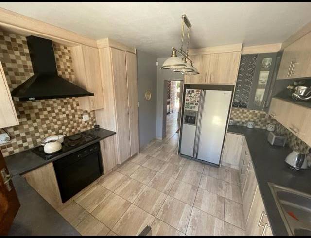4 BEDROOM DUPLEX FOR SALE IN BIRCHLEIGH NORTH